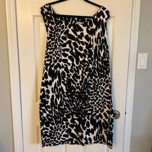 Woman’s Cleo shift dress